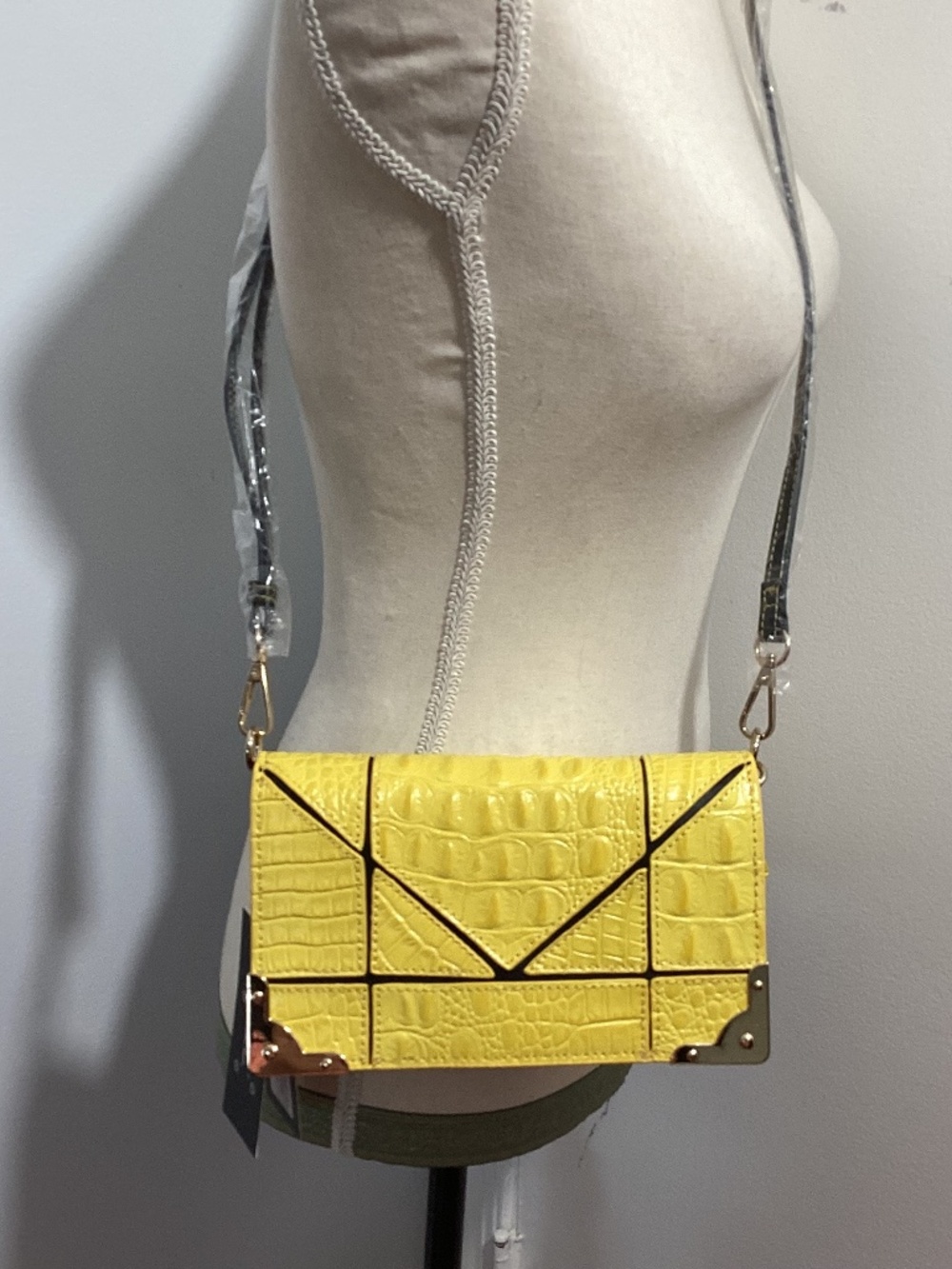 NWT M.C. Genuine Leather KHLOE 1449 Yellow Croc Embossed Crossbody Clutch